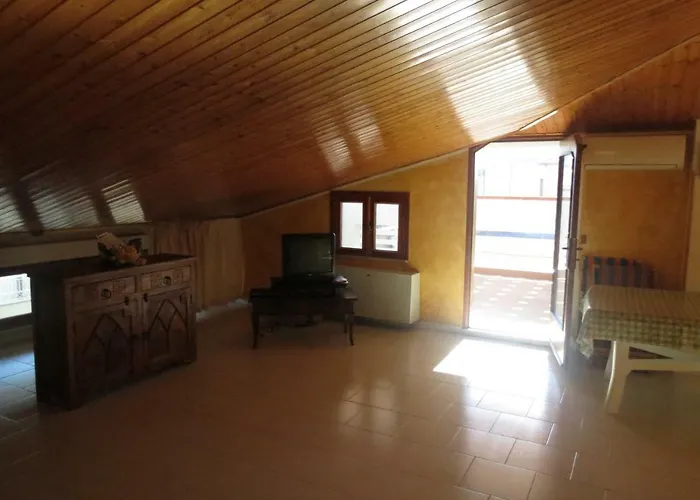 Mansarda Stella Sul Mare Σπίτι διακοπών Pollina